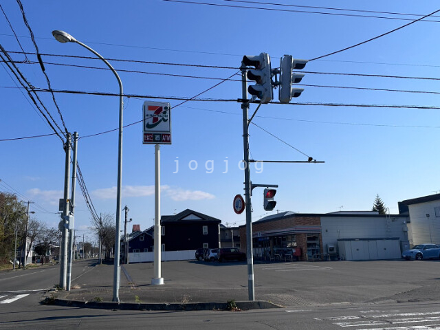 コンビニ　セブンイレブン西帯広店（コンビニ）まで280m