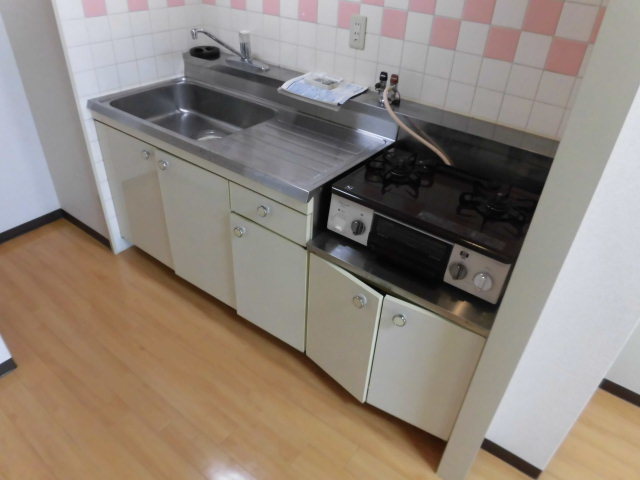 キッチン　収納面も安心のキッチンです