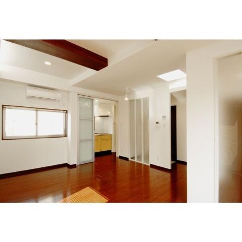 居室・リビング　室内