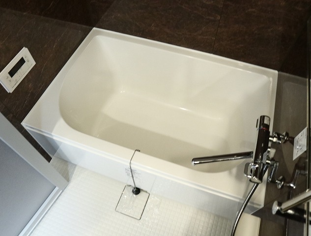 バス・シャワールーム　落ち着いた空間のお風呂です