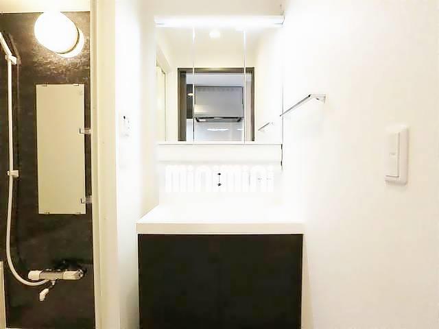 洗面設備　独立洗面台です。