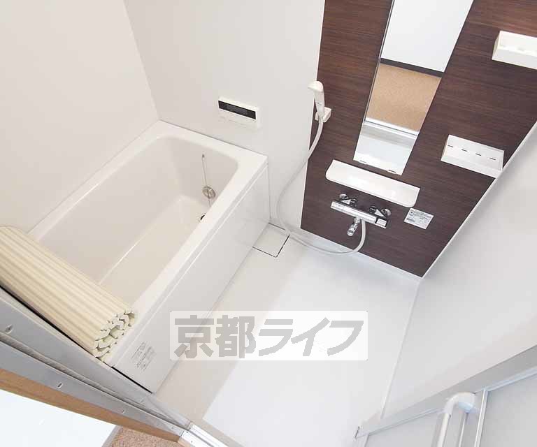 バス・シャワールーム　追い焚き機能付きのお風呂です・