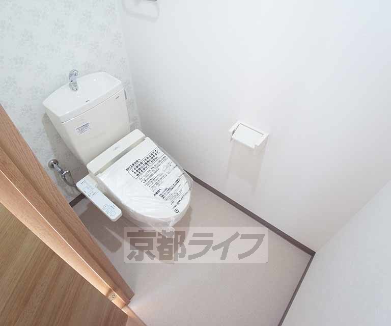 トイレ　温水洗浄便座付きで快適なトイレライフを・