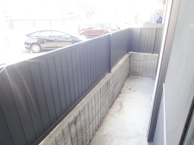 バルコニー　別号室の写真です（反転）