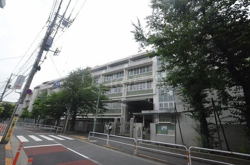小学校　伊藤学園（小学校）まで205m