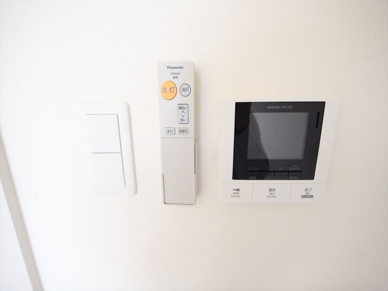 セキュリティ　モニター付きインターホン