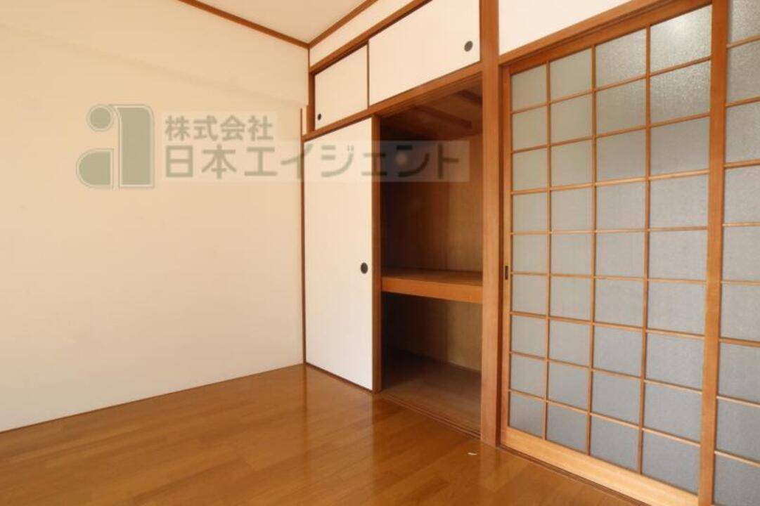 収納　押入れ