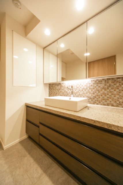 洗面設備　※写真は同タイプ住戸です。