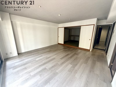 居室・リビング　和室と合わせて使用可能な広々リビング