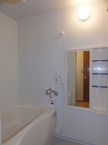 バス・シャワールーム　追い焚き機能付きの浴室