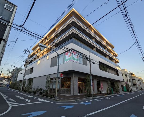 スーパー　ヨークフーズ With(ウィズ) ザ・ガーデン自由が丘 西落（スーパー）まで177m