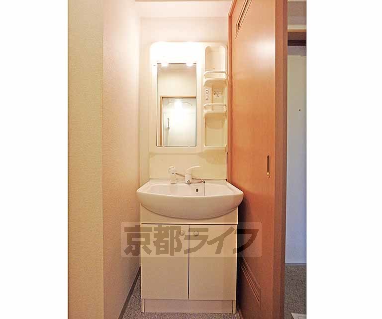 洗面設備　独立洗面台です。