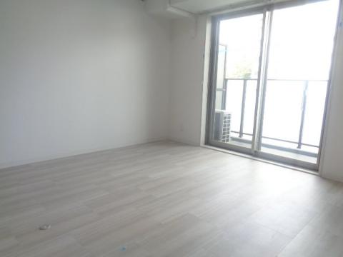 居室・リビング　室内