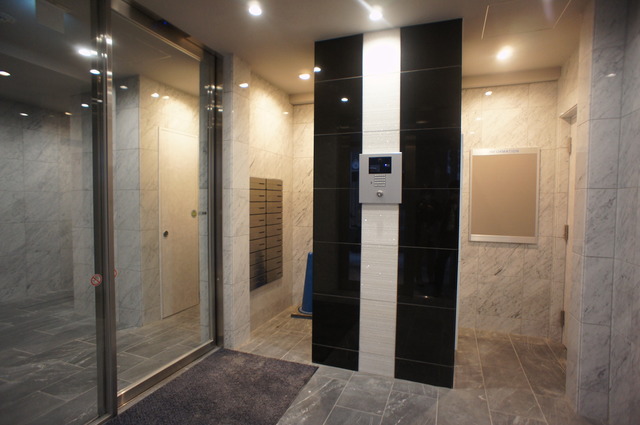 エントランス　エントランスをくぐると我が家です☆