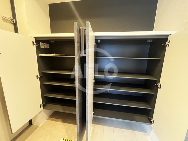 収納　Krystal FimethII番館　シューズボックス