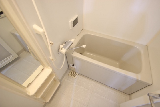 バス・シャワールーム　※別部屋の写真です