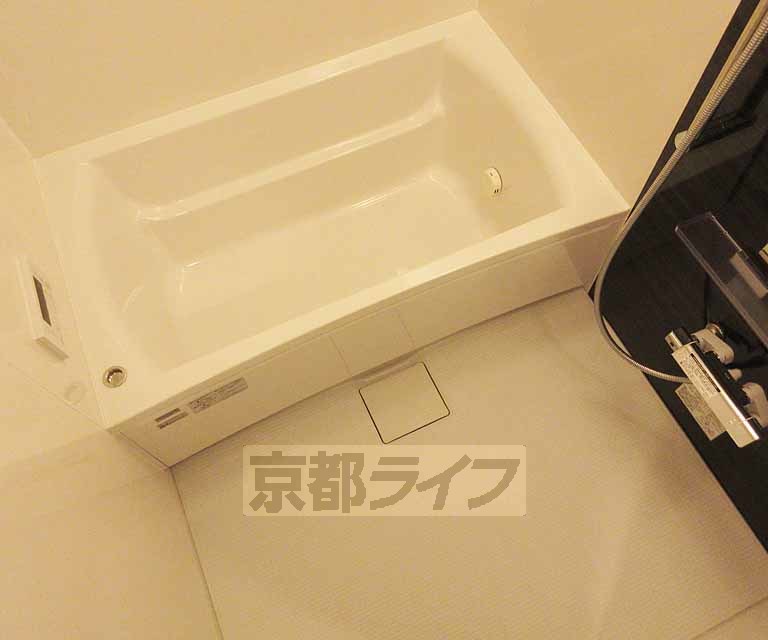 バス・シャワールーム　ゆったりとしたバスルームです！