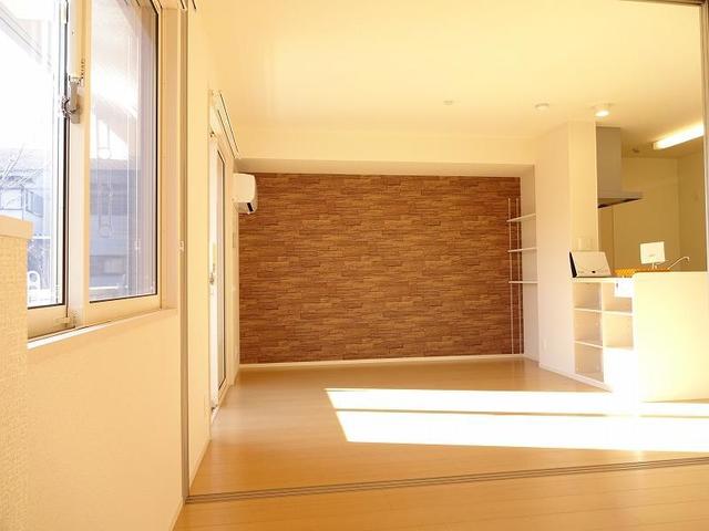 居室・リビング　日当たり良好。