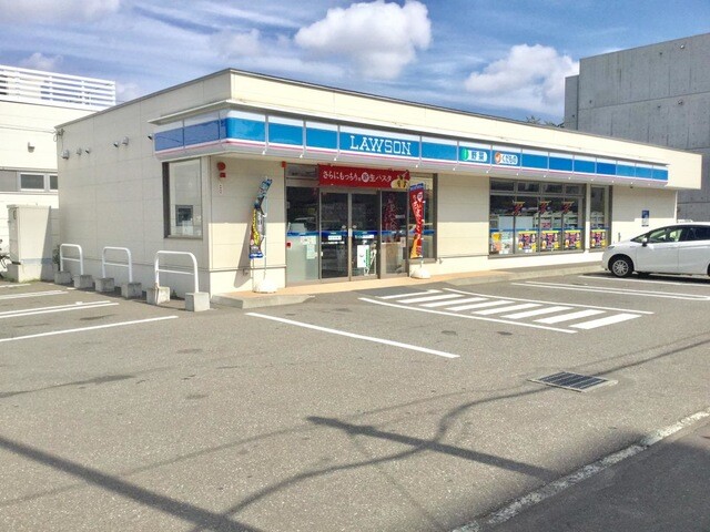 コンビニ　ローソン札幌北18東一丁目店（コンビニ）まで313m