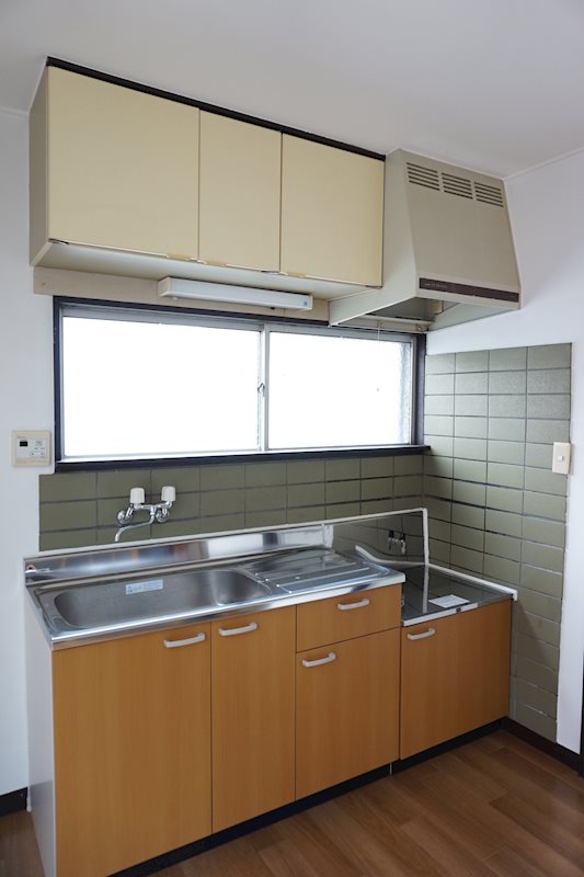 キッチン　窓付のキッチンです