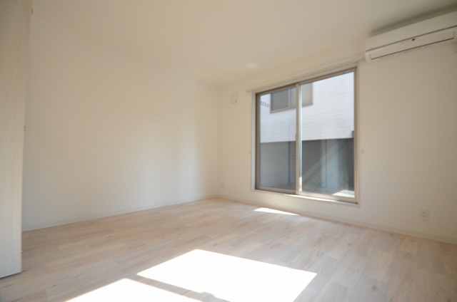 居室・リビング　別号室の写真です