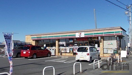 コンビニ　セブンイレブン川島伊草店（コンビニ）まで640m