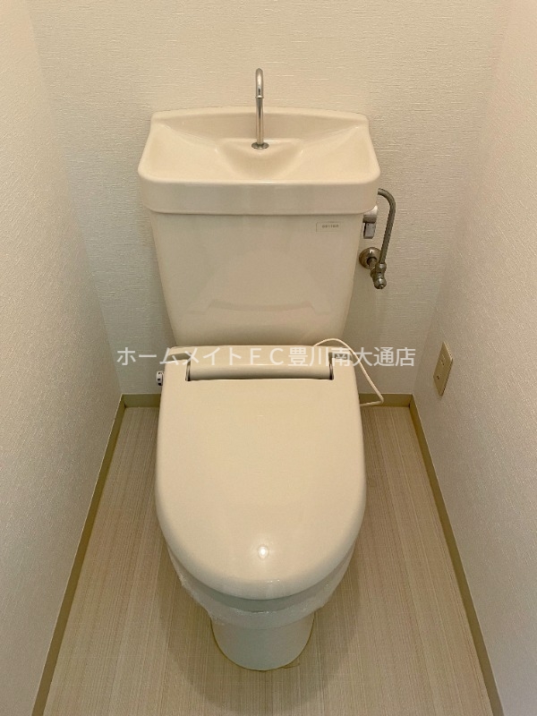 トイレ　同型別部屋写真（反転）