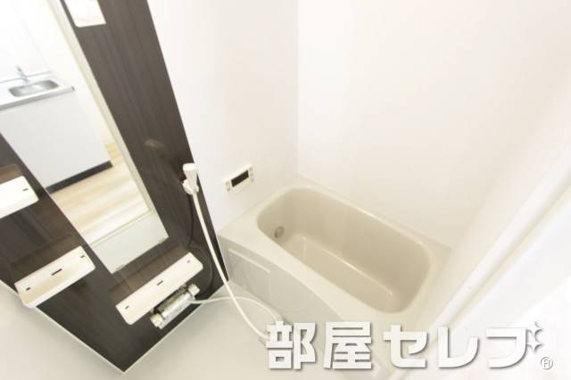 バス・シャワールーム　キレイなバスルームです。