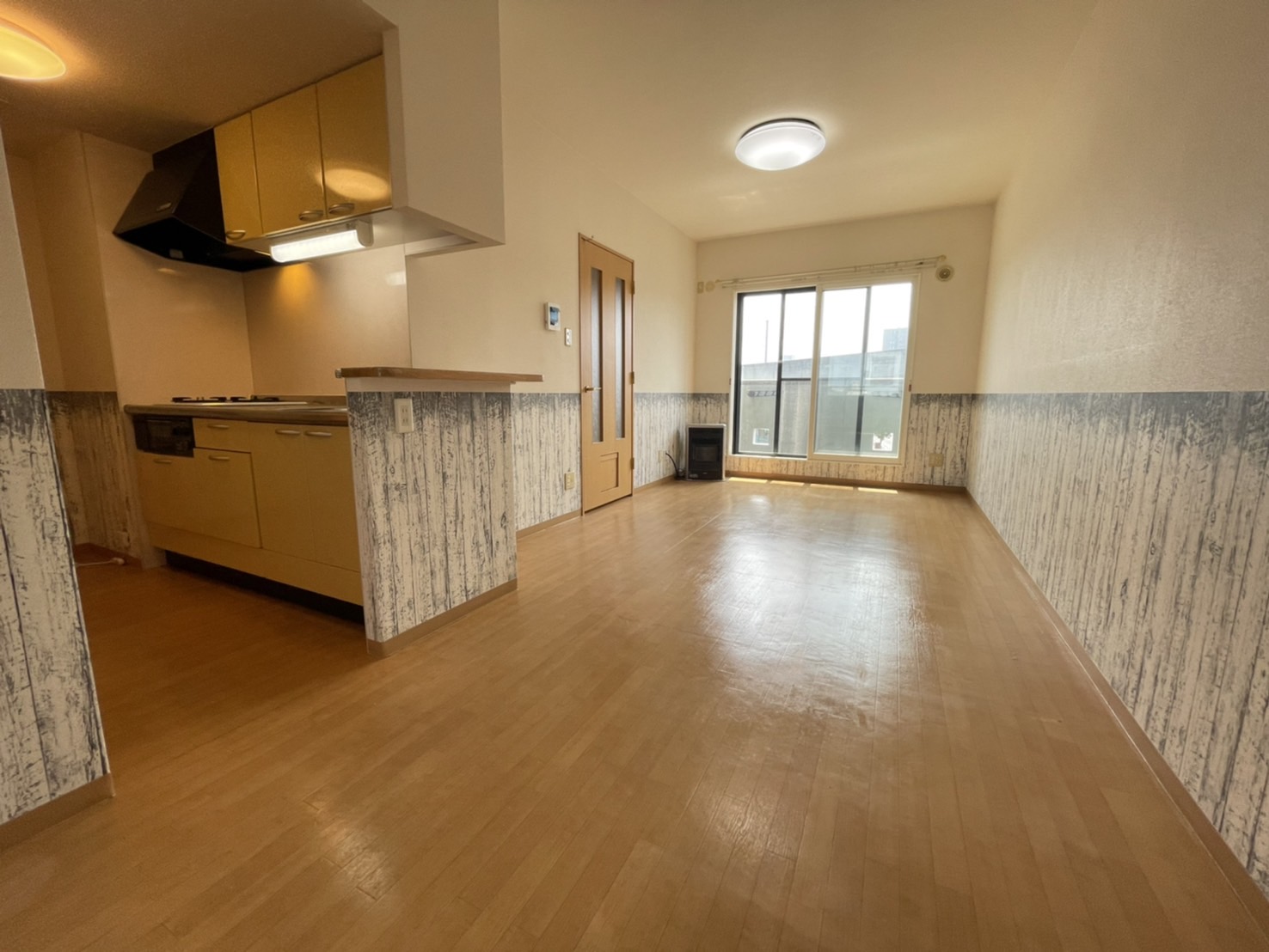 居室・リビング　※他号室のお写真です