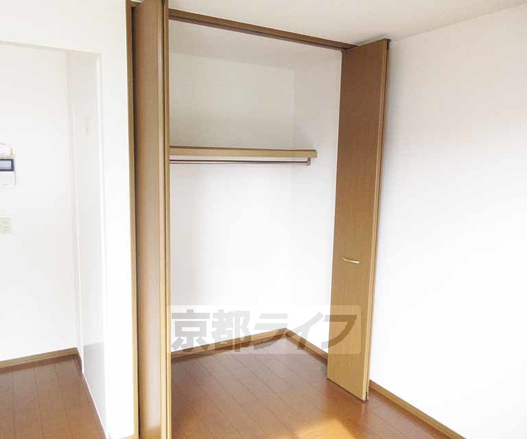 収納　ハンガーもかけることができます