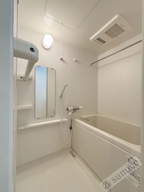 バス・シャワールーム　新しい浴室で湯船に浸かってゆったり♪♪