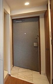 玄関　別部屋の画像になります。
