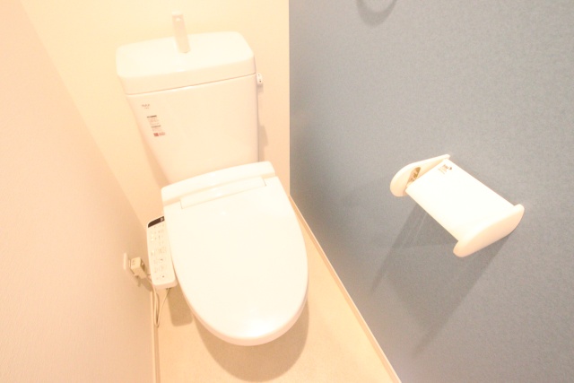 トイレ　※別室の参考写真の為、現況優先です。