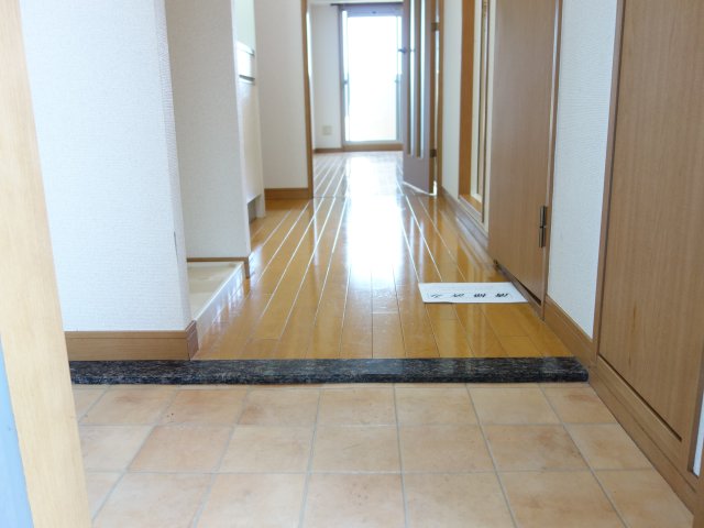 玄関　同一タイプです。
