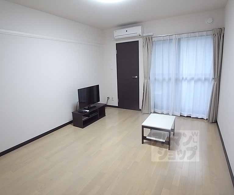 居室・リビング　広々とした洋室です。