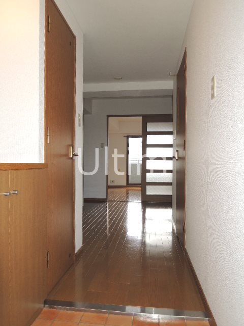 玄関　別部屋のお写真です。ご参考までに！