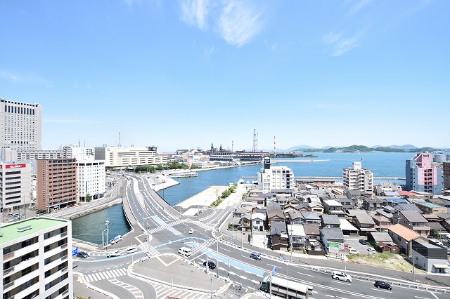 眺望　関門海峡に繋がる海が見えます♪