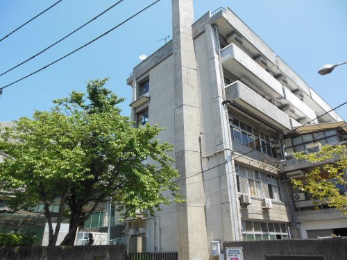 高校・高専　橿原学院高等学校（高校・高専）まで479m