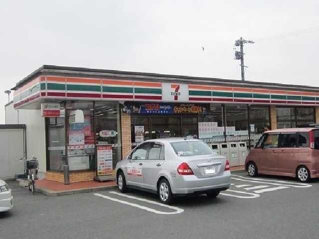 コンビニ　セブンイレブン（コンビニ）まで500m