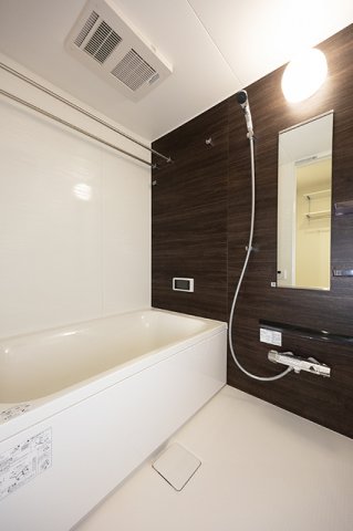 バス・シャワールーム　※写真は同タイプ住戸です。