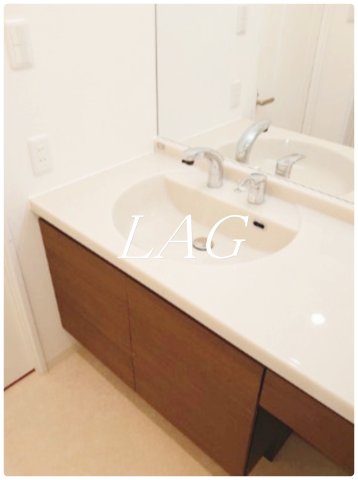 洗面設備　独立洗面台です。