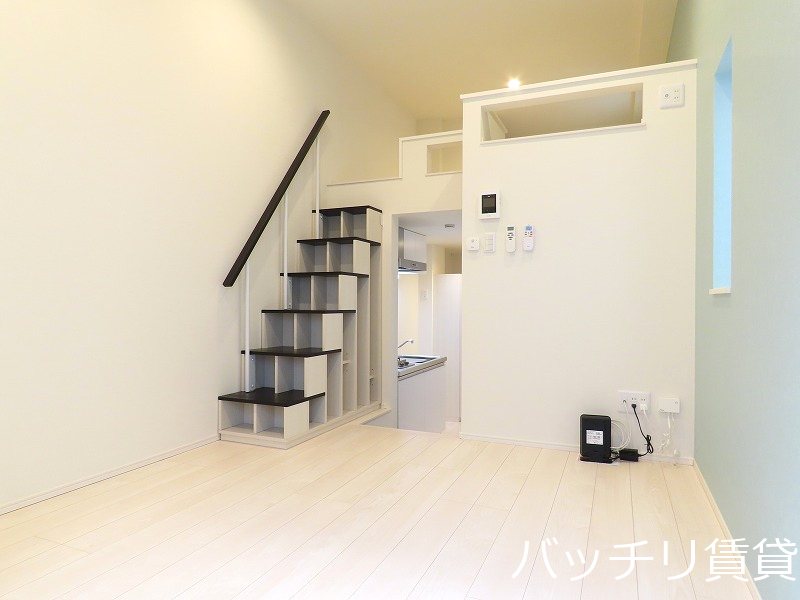 居室・リビング　画像は同型タイプの為、現状を優先致します。