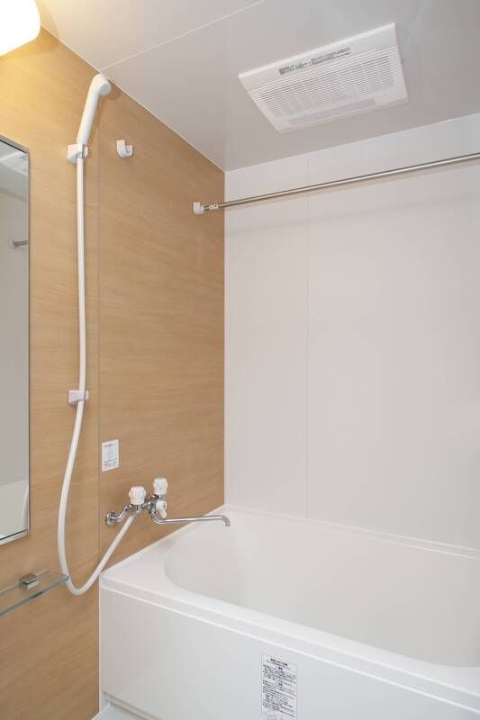 バス・シャワールーム　きれいな浴室