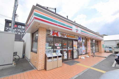 コンビニ　セブンイレブン 大阪今福東1丁目店（コンビニ）まで570m