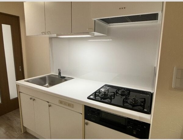 キッチン　※写真は同じマンションの違う部屋のものになります。
