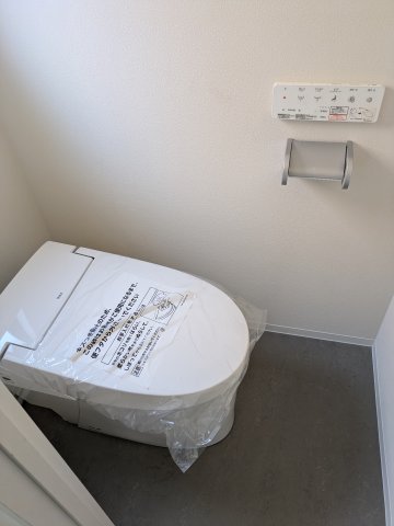 トイレ　温水洗浄便座付トイレ