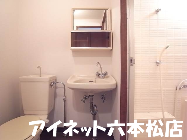 洗面設備　朝の支度はこちらでどうぞ