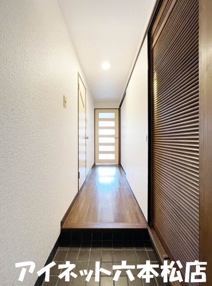 玄関　玄関からはこんな感じです