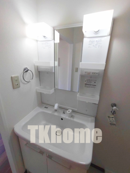 洗面設備　新規交換した洗面化粧台