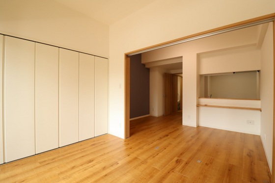 居室・リビング　※別号室の写真になります。